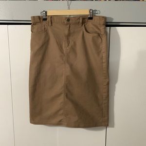 Khaki color Stretch denim skirt with pockets and belt loops